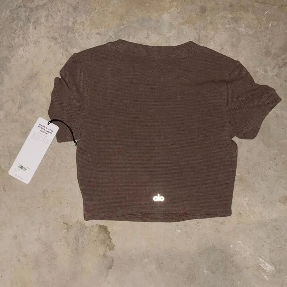 NWT ALO Yoga Micro Waffle Sierra Short Sleeve Crop Top- Hot Cocoa size S - Picture 5 of 5